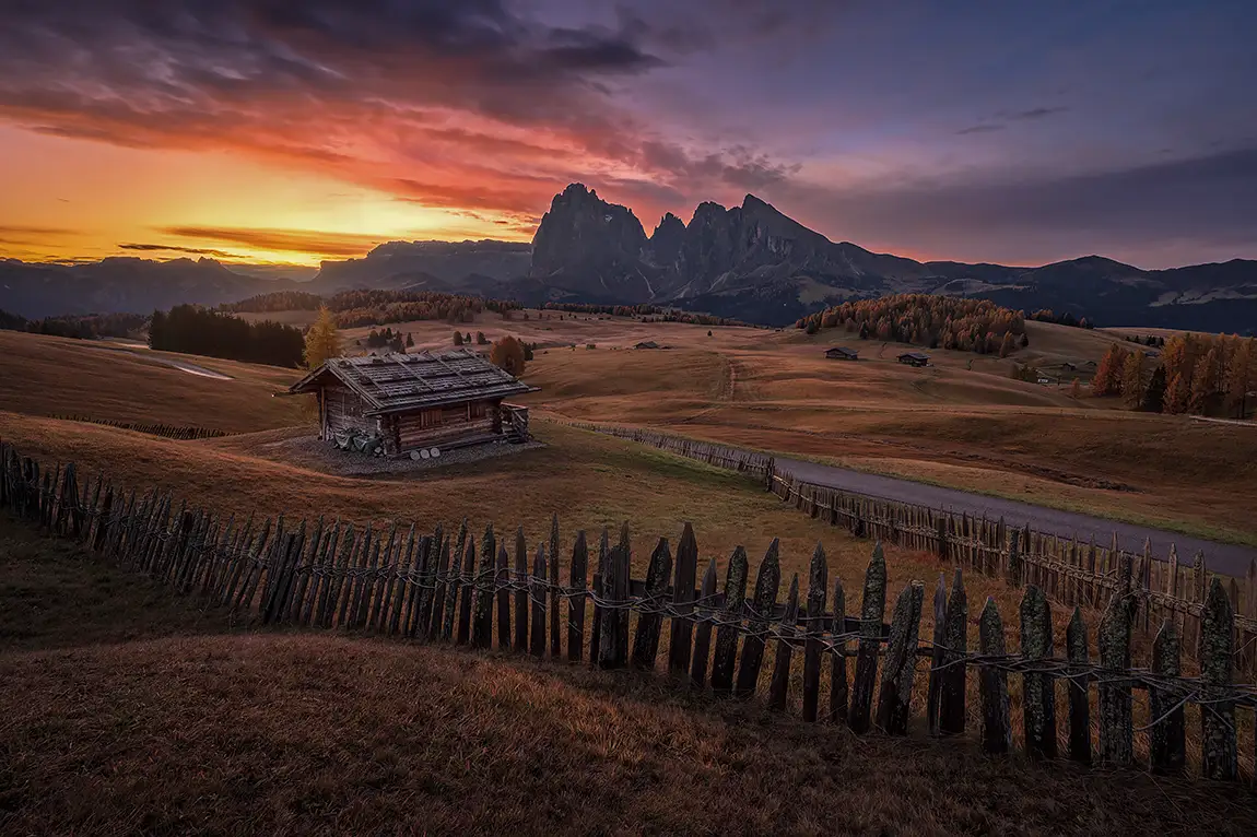 Alpe di siusi sunrise, dolomites, italy