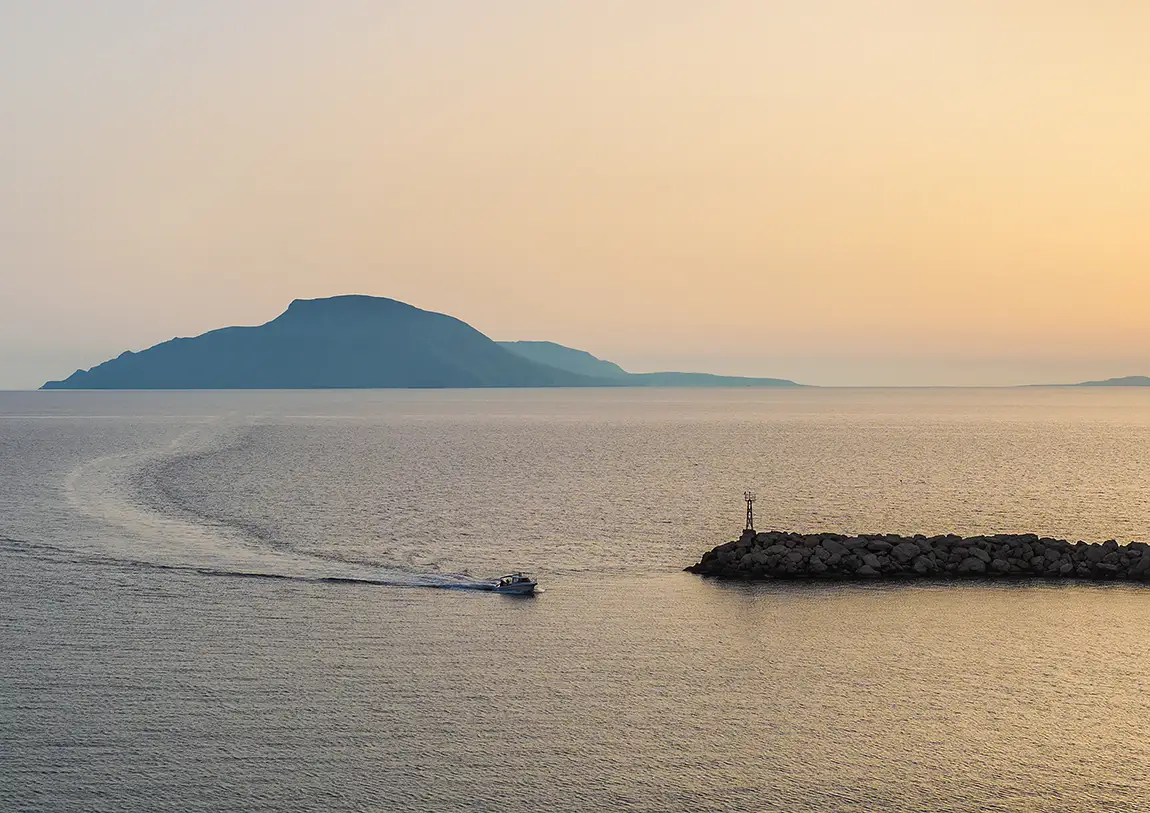 Approaching a magazine editor