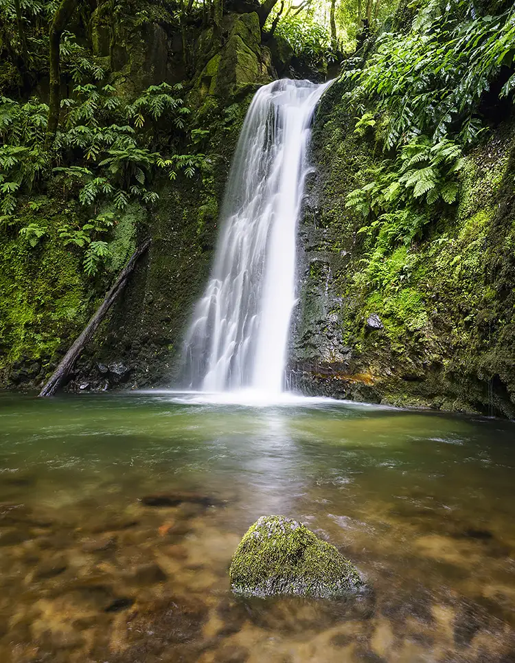 Fail da terra waterfall, sao miguel, azores, portugal