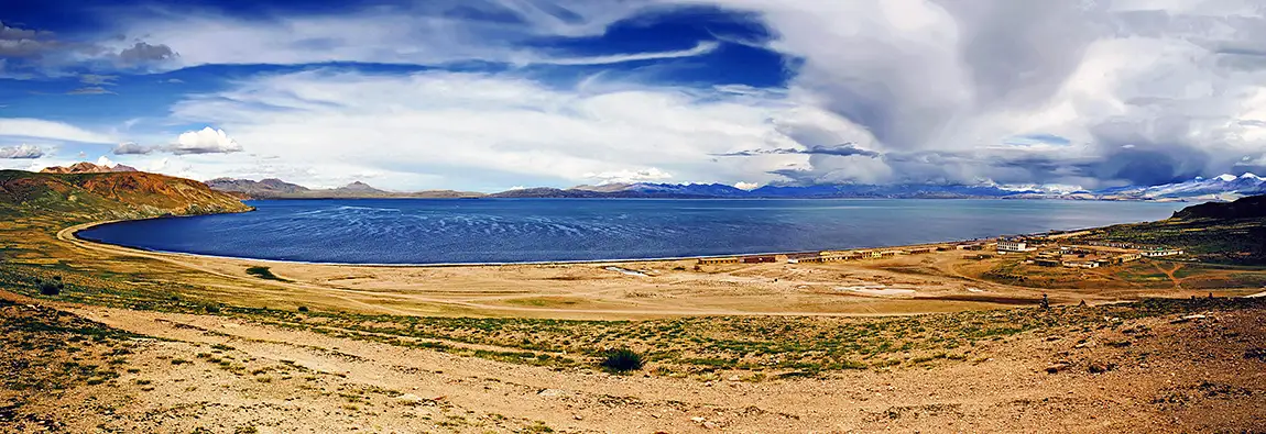 The manasarovar lake, tibet
