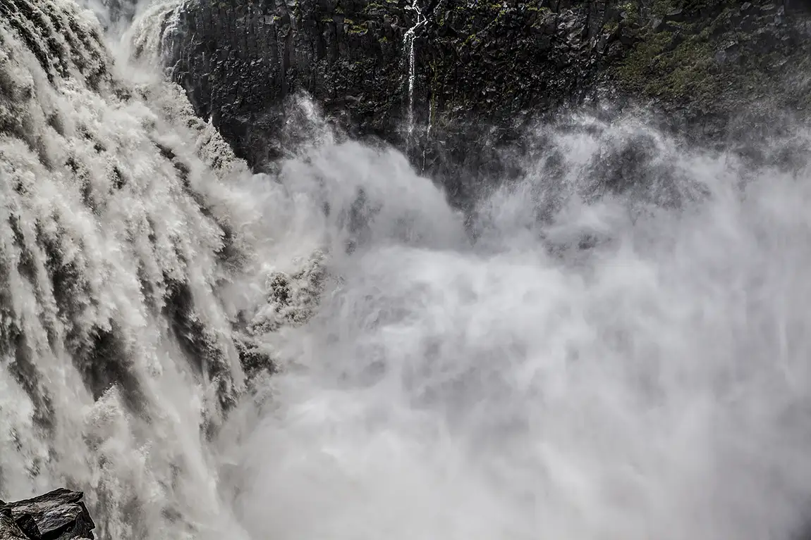 The raw power of dentfoss, iceland