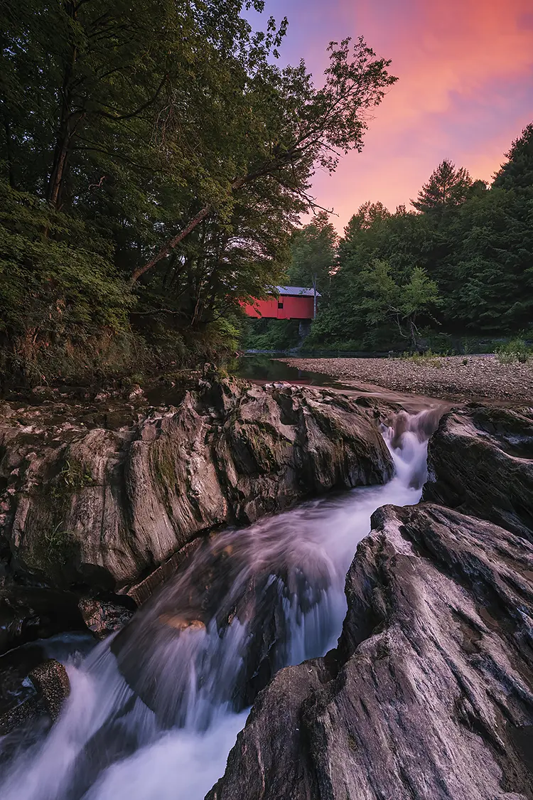 Cascade on dog river, slaughterhouse covered bridge, northfield, vermont, usa