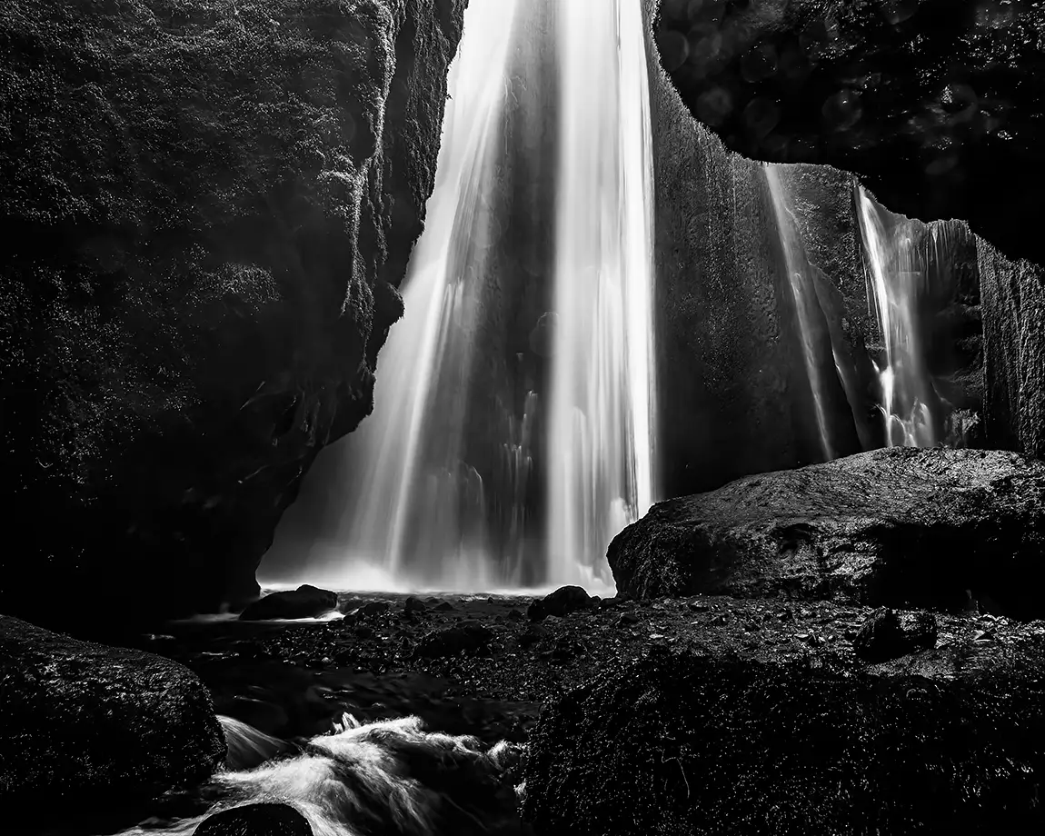 Deep inside the mountain, gljufrabui, 249, 861, south iceland