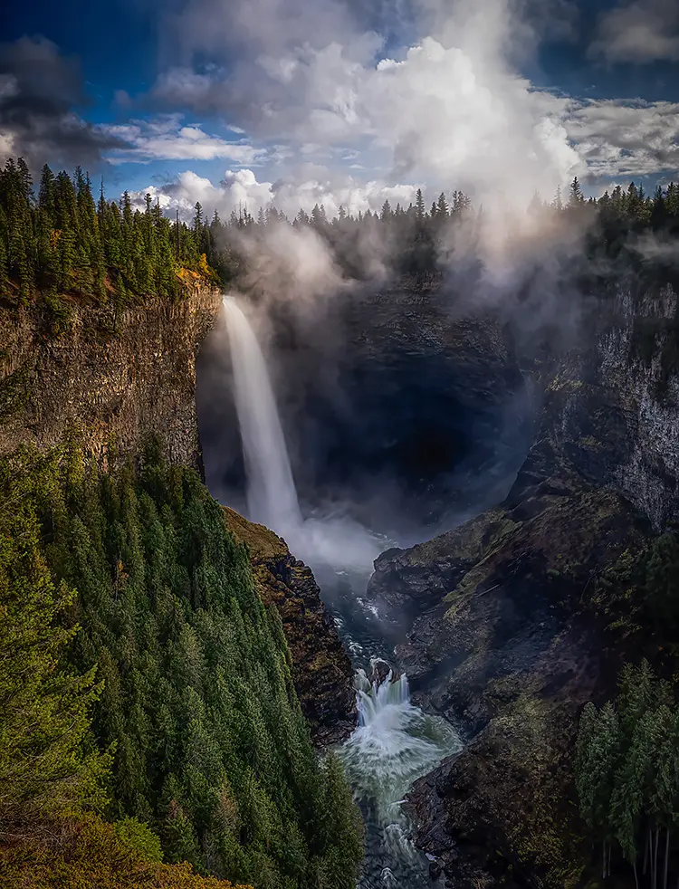 Helmcken falls, wells gray provincial park, british columbia, canada