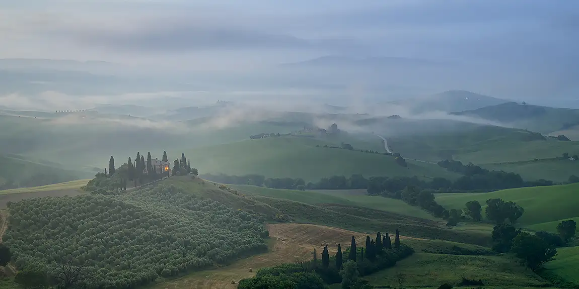Podere belvedere in morning light, san quirico d'orcia, tuscany, italy