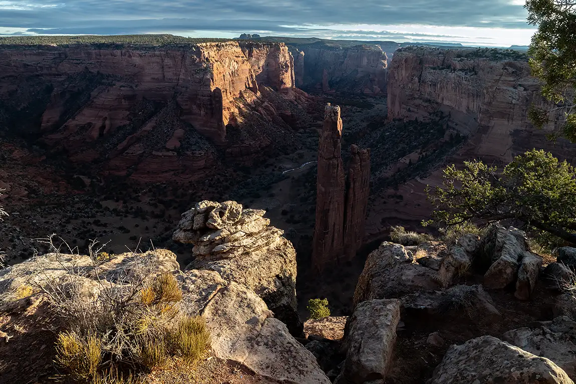 Spider rock sunrise, canyon de chelly national monument, chinle, az, usa
