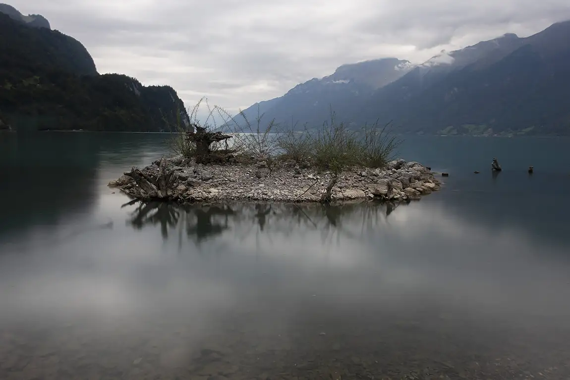 Lake Brienz Turquoise blue Waters, Interlaken Oberhasli, Bern, Switzerland