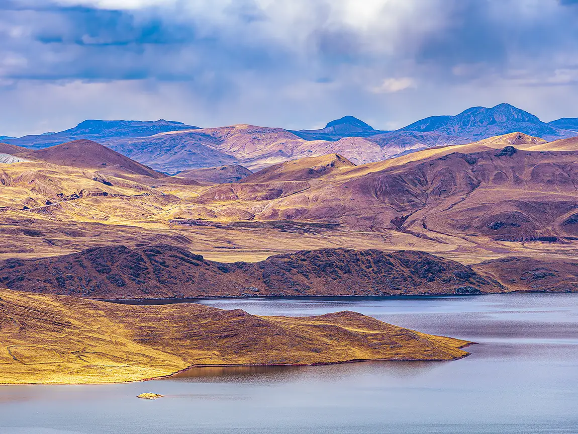 Desert Hills, Lake Lagunillas, Antuyo, Peru