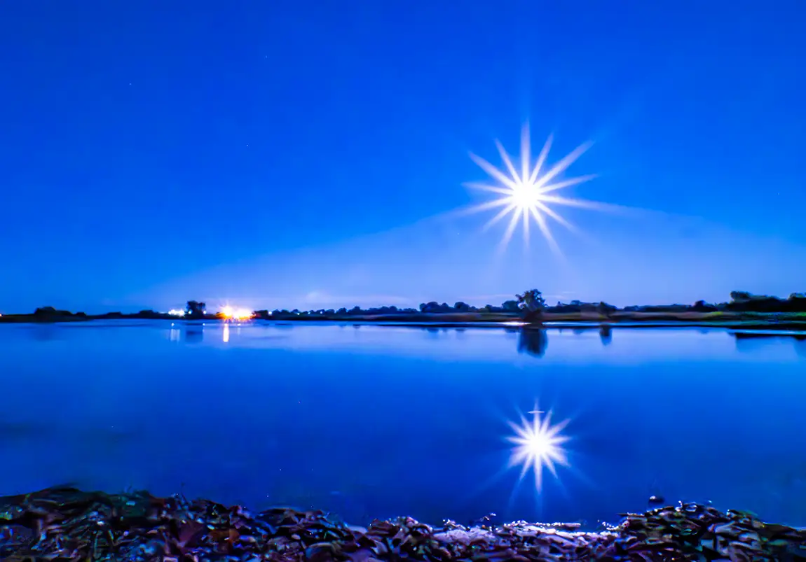Full Moon Star, Plage De L’est, Montreal, Quebec, Canada