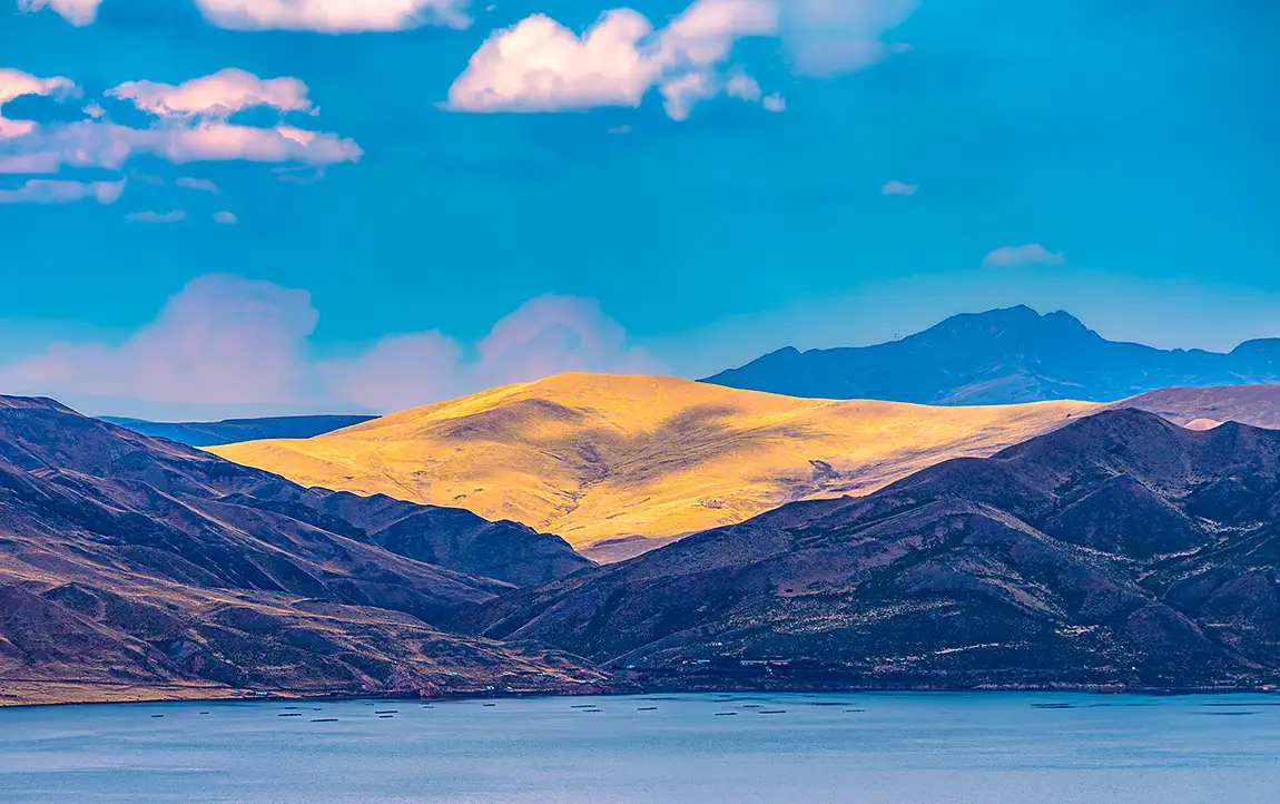 Golden Desert, Antuyo, Peru