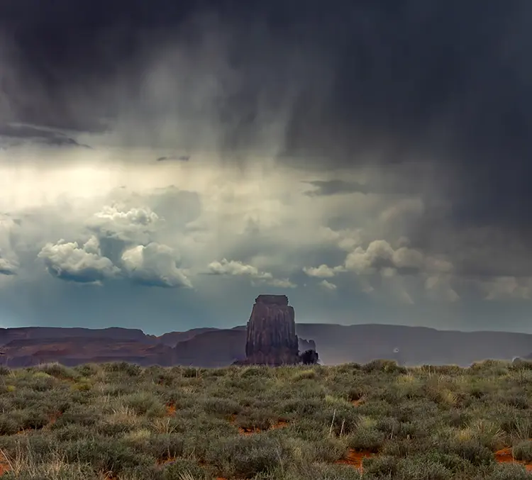Lone Monument, Monument Valley, Arizona, USA