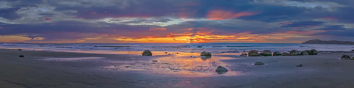 Dawn At The Moeraki Boulders, Koekohe Beach, South Island, New Zealand