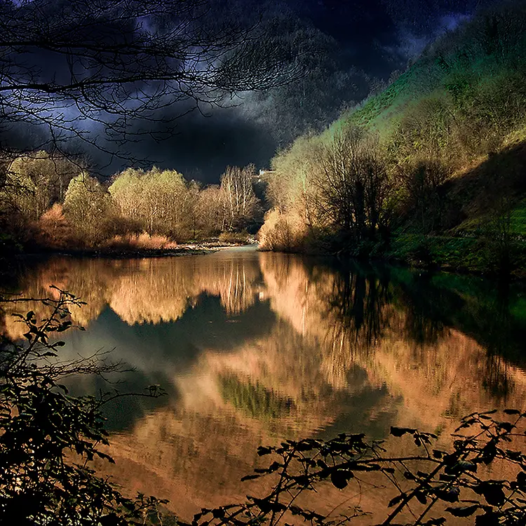 Sun Burst, Garfagnana, Lake Turrite di Cava, Lucca, Italy