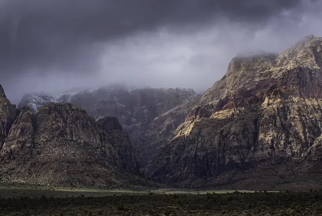 Chasing light at red rock canyon national conservation area, nevada, usa