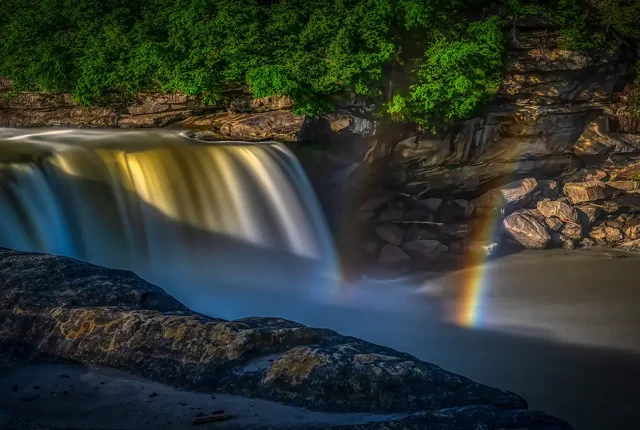 Cumberland falls moonbow, cumberland falls state park resort, kentucky, usa