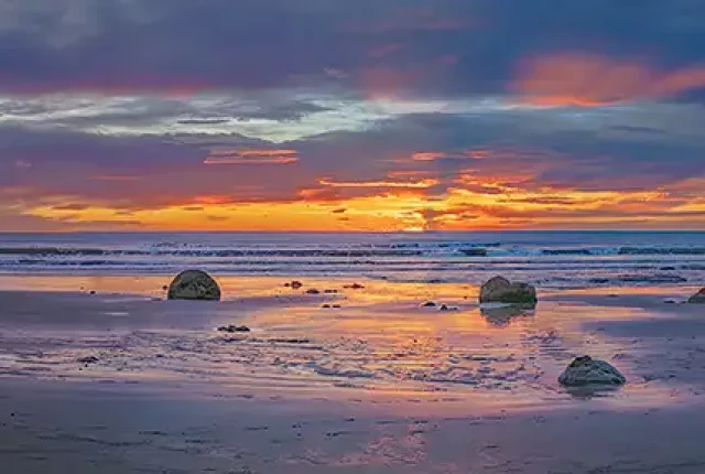 Dawn At The Moeraki Boulders, Koekohe Beach, South Island, New Zealand