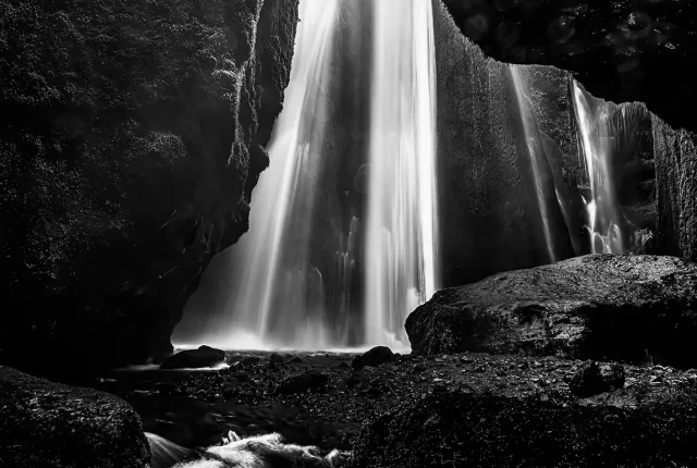 Deep inside the mountain, gljufrabui, 249, 861, south iceland