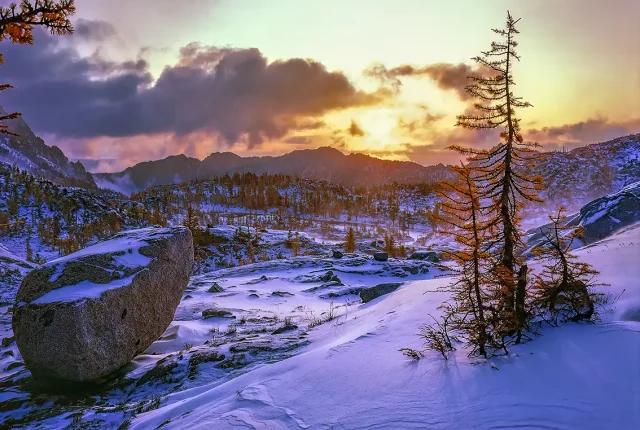 Enchantment Lakes Plateau Snowy Sunrise, Alpine Lakes Wilderness, WA, USA