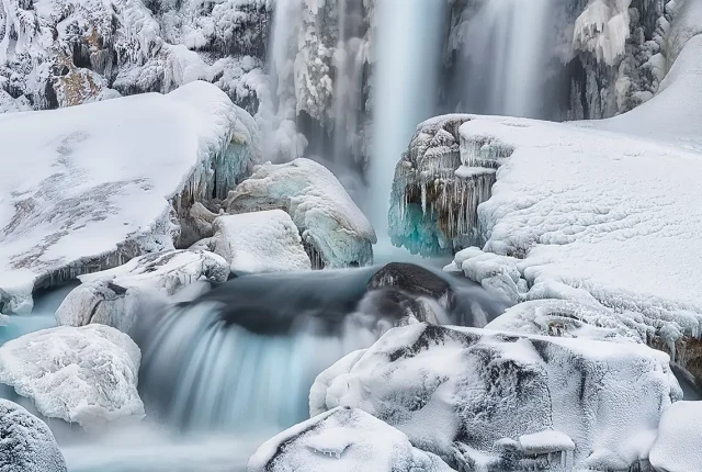 Freezing oxarafoss, golden circle, iceland