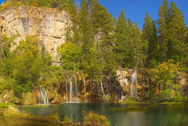 Hanging lake waterfall, glenwood canyon, glenwood, colorado, usa