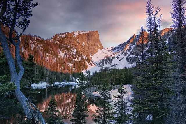 Moody daybreak at dream lake, rocky mountain national park, colorado, usa