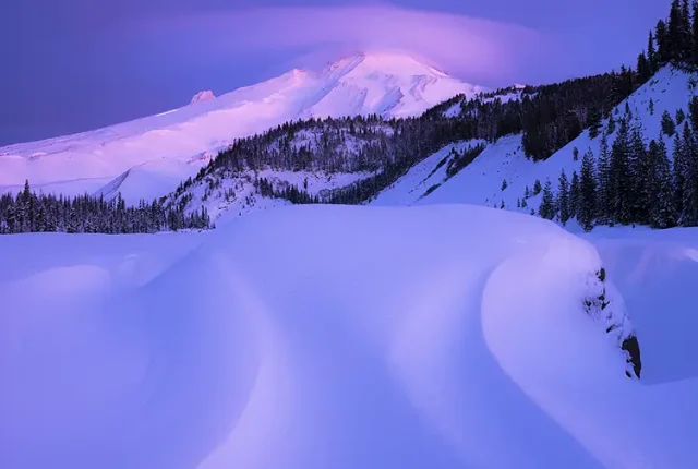 Mount Hood Curves, Oregon, USA