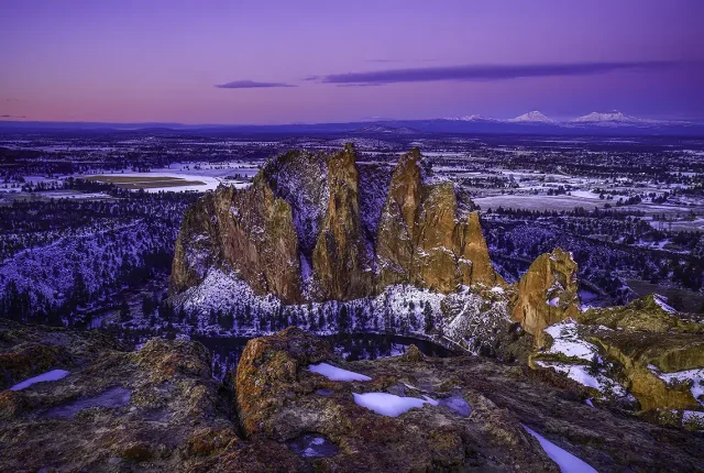 Phoenix Buttress Winter Morning, Smith Rock State Park, Oregon, USA