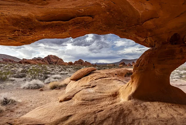 Sandstone Window, Valley of Fire State Park, Nevada, USA