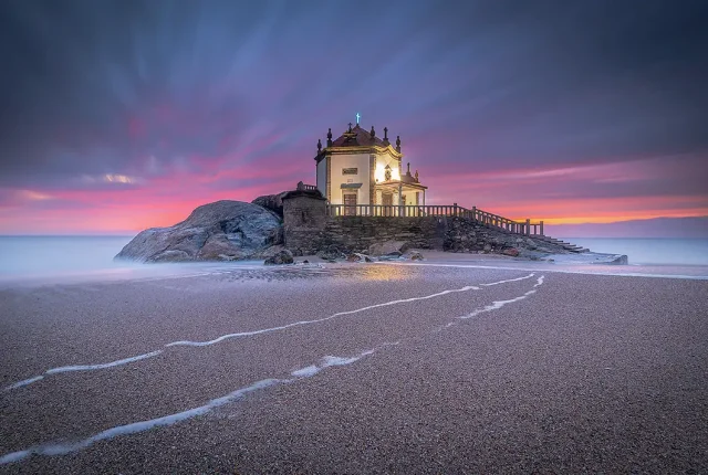 Senhor da pedra miramar portugal