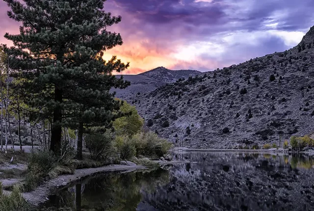 Sierra Mountain Lake, Eastern Sierra Mountains, CA, USA