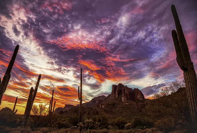 Superstition Mountains, Gold Canyon, Maricopa, Arizona, USA