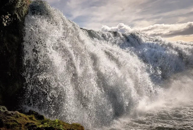 Thundering faxafoss waterfall, fludir, iceland